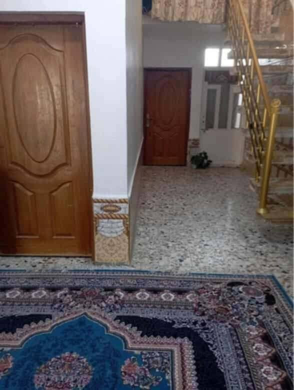 سلام عليكم
بيت للبيع المساحه 230 يحتوي عله ثنين غرف نوم وحمام داخلي وخارجي ومكشوفات ثنين وحديقه وساحت بيت جبيره اساس البناء تجعيب وبناء حجر جيري سقف عكاده موقع البيت كوفه شارع المعمل قرب صورت شيخ احمد الوائلي يبعد عن الشارع ٥٠٠ متر للاستفسار الاتصال على الرقم ***********
ملاحضه يرهم اقصاد مقدمه حسب الاتفاق ولباقي حسب الاتفاق ❤️
