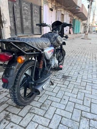 السلام وعليكم عندي بوكسر البيع موديل 2022 وراق كاملة بوجهك الترقيم درا...