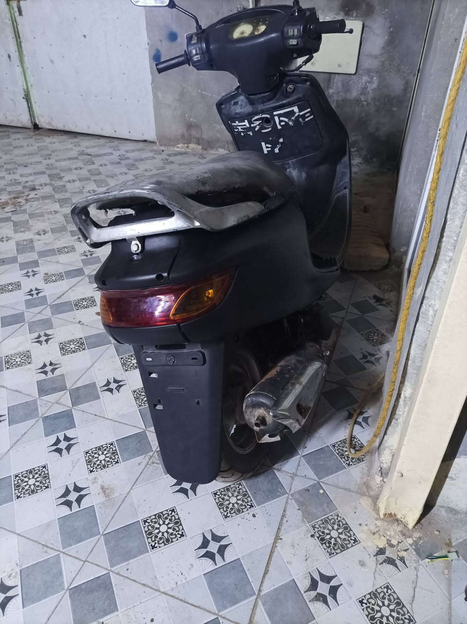 السلام عليكم دراجه فراشه للبيع
كهربائيات كلها شغاله سلف 
تايرات نضيفه دبلات شغاله 
مكينه ناعمه الدراجه كامله على اخر حبايه
السعر 425وبيه مجال 
رقم الهاتف ***********
