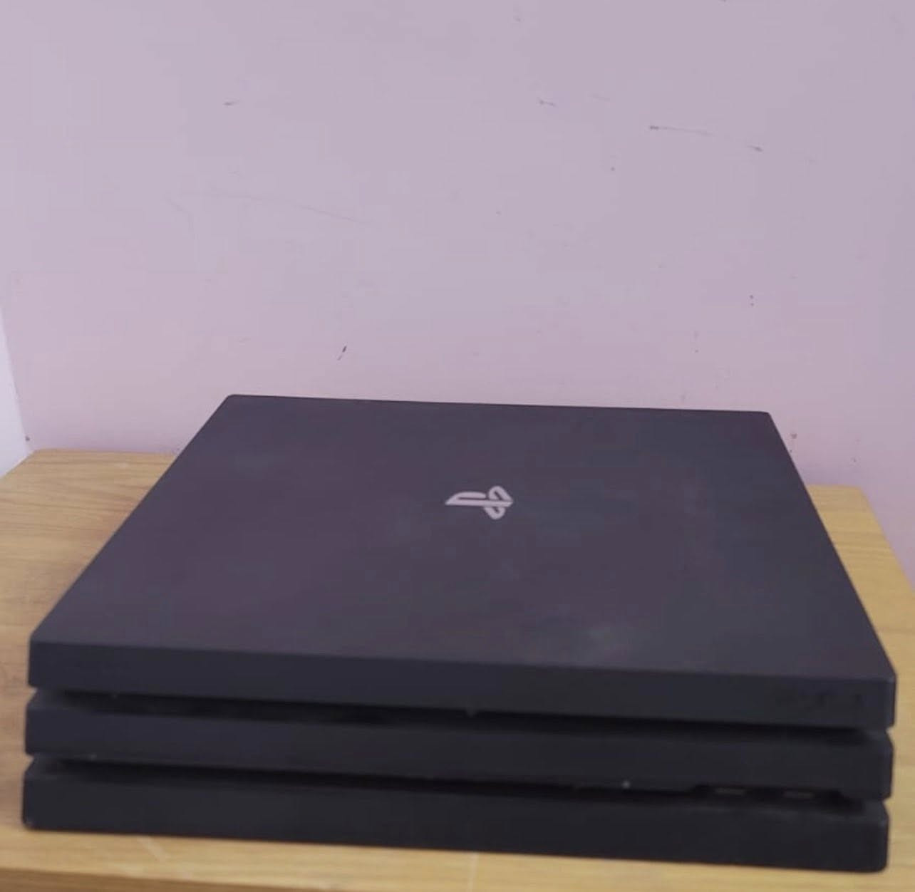 متوفر للبيع 
مكاني بغداد الامين ٢ يوجد توصيل جميع المحافظات رقمي *********** 
* الاجهزة المهكرة 👇🏻 
١- بلي ٥ فات اونلاين نظيف جدا ممفتوح جوستك واحد وكيبلاته سعر ( ٤٧٥ ) 

٢- بلي ٤ برو مهكر واحد تيرا يدتين نظام ١٢ عن طريق القرص مع تنزيل العاب من اختيار الزبون سعر ( ٢٨٠ ) 

٣- بلي ٤ سلم مهكر نص تيرا يدتين نظام ١٢ عن طريق القرص مع تنزيل العاب حسب طلب الزبون سعر ( ٢٢٥ ) 
وذا تريد نفسه بس واحد تيرا ☝🏻 يصير سعر ( ٢٥٠ ) 

٣- بلي ٤ فات مهكر ذاكره نص تيرا مع يدتين نظام ٩ مع تنزيل العاب حسب طلب الزبون سعره ( ١٩٠ ) 

* الأجهزة الاونلاين 👇🏻 
١ - بلي ٤ برو واحد تيرا يدتين + بي العاب هواي داخل الجهاز قويات سعر ( ٢٢٥ ) 

٣- بلي ٤ سلم عادي اونلاين نص تيرا مع جوستكين + قرص هدية سعر ( ١٧٥ ) 

* متوفر جوستكات بلي ٥ سعر ( ٤٥ ) وبلي ٤ بسعر ( ٢٠ ) 
* متوفر هاردات بلي ٤ مهكر مع تنزيل العاب حسب طلب الزبون سعر الذاكرة ٥٠٠ ب ( ٢٠ ) وسعر الواحد تيرا ب ( ٤٠ )
