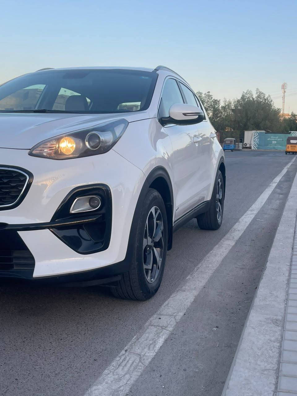 السلام عليكم سبورتج خليجي محرك 2400 فور ويل الشركة الدولية موديل 2019 كفالة عامة من الصبغ والبارد والتبديل عدا شخط خفيف بالباب رقم بغداد باسمي السعر 173 الاتصال ***********
