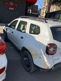 سياره رينو دستر موديل 2021 بشهر ال11 يعني محسوبه على 2022 سياره جديده ...