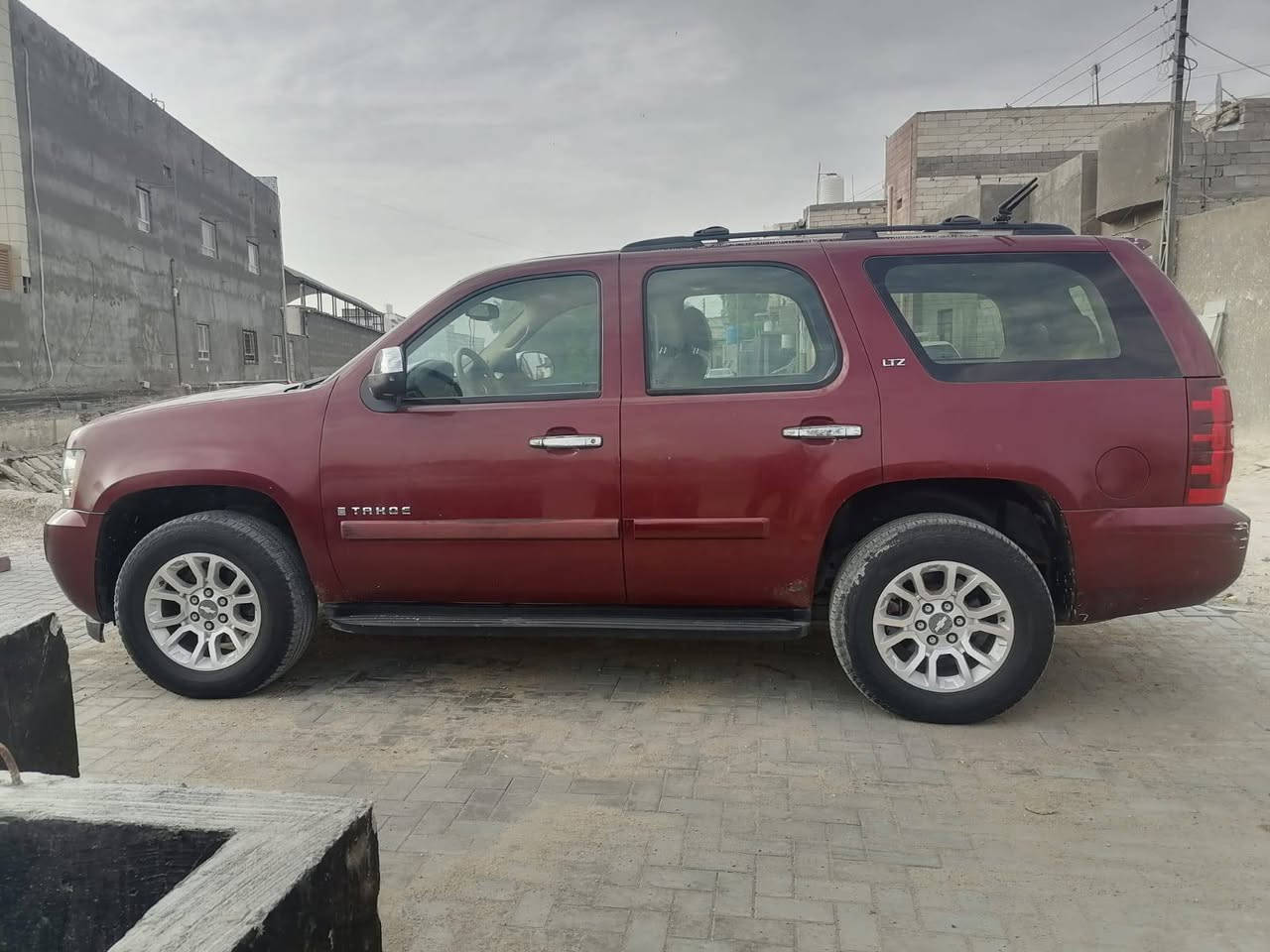 السلام عليكم سيارة تاهو 2008 للبيع 
فول مواصفات تخم تاير حداديه جديدة محرك خير من الله تبريد ثلج سنويه ل 2030  سيارة LTZ 
رقم بغداد إنكليزي باسمي تحويل ثاني يوم 
السعر 175 $ وبيها مجال 
عنوان السيارة بصرة 
***********
***********
