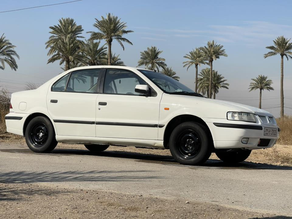 للبيع سمند موديل ٢٠١٠ سياره نضيفه حيل صبغ مابيها بلاديه بيها تكحيل بس كير محرك  تمام تدفئ وتبريد كهرباء كلها شغاله رقم بغداد عارضها ٤٧ وبيها مجال حك الجيه ***********
