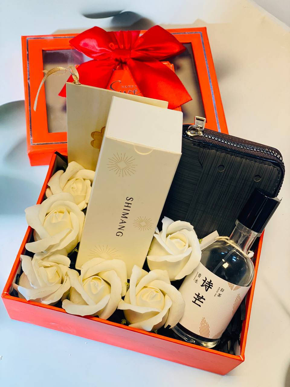 ✨ بوكس رجالي أنيق وفخم ✨🖤
للي يحب الذوق الراقي والتفاصيل المرتبة 👌

🔥 عطر رجالي برائحة ثابتة وجذابة يخلي حضوره ما ينوصف
👝 محفظة نقود رجالي عملية وأنيقة تكمل الإطلالة بكل فخامة

🎁 هدية مثالية لعيد الحب، عيد ميلاد أو أي مناسبة مميزة
دلليه بهدية تعبر عن اهتمامك وتخلي كل ما يستخدمها يتذكرك ❤️
💼✨ لأن الرجل الأنيق يستاهل 
بوكس يليق بيه ✨

حجز والاستفسار خاص


**إذا كنت صاحب هذا الإعلان وتريد حذفه لأي سبب، رجاءا أرسل رسالة إلى الدعم الفني**