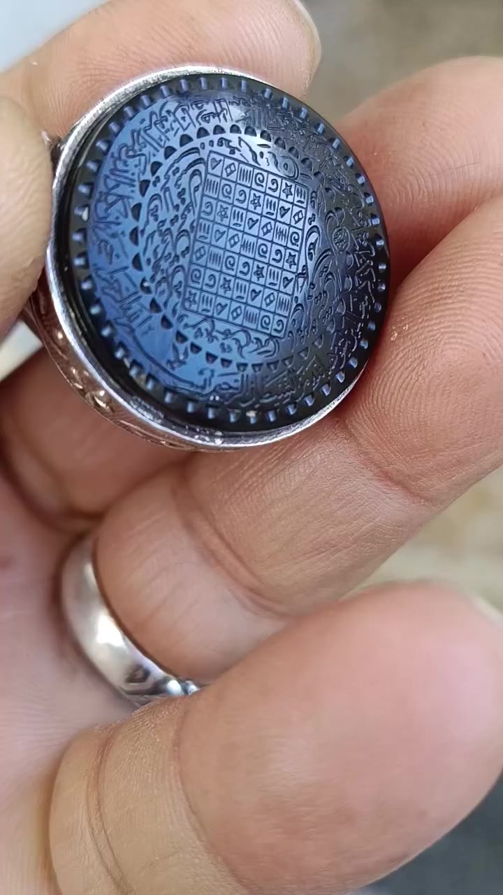 يماني شفه قطعه خشنه صياغه يدويه ثقيله الاستفسار خاص


**إذا كنت صاحب هذا الإعلان وتريد حذفه لأي سبب، رجاءا أرسل رسالة إلى الدعم الفني**