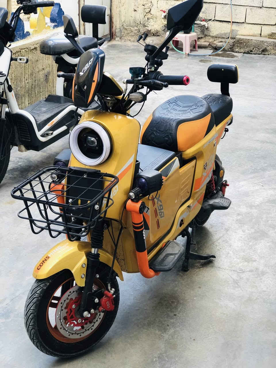 X900 مستعمل 15يوم
السعر 600 مكاني حزيران شرط من كلشي 4 سرع


**إذا كنت صاحب هذا الإعلان وتريد حذفه لأي سبب، رجاءا أرسل رسالة إلى الدعم الفني**