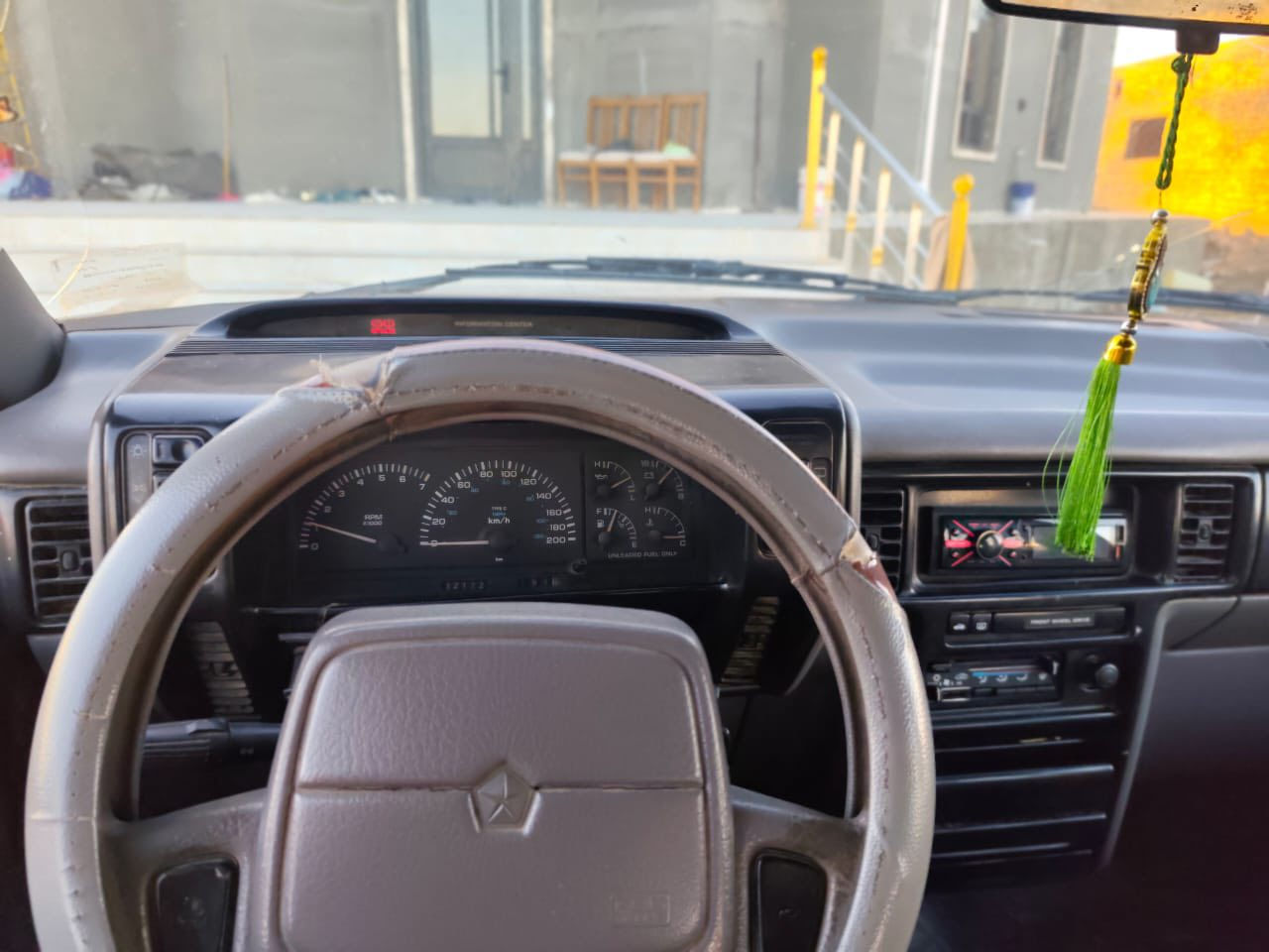 للبيع – كرايسلر فوياجر 1993
السيارة بحالة تشغيل، تمشي بدون مشاكل، مناسبة للاستخدام اليومي أو سفرات قصيرة.

🔹 الموديل: 1993
🔹 النوع: كرايسلر فوياجر
🔹 اللون: خمري
🔹 الوقود: بنزين
🔹 المواصفات:
 • محرك شغال
 • قير شغال
 • داخلية نظيفة نسبة لعمر السيارة
 • تتحمل وشغلها معروف

📄 أوراقها أصولية
💰 السعر:  42 ورقه قابل للتفاوض للجادين فقط
📍 الموقع: (الانبار / الرمادي )

📞 للاستفسار: ***********
