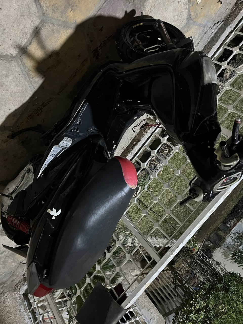 مكاني بغداد صليخ قرب مركز شرطه صليخ 
سعر 230  نقصهه فقط باتري بيهه بس تعبان 
***********
