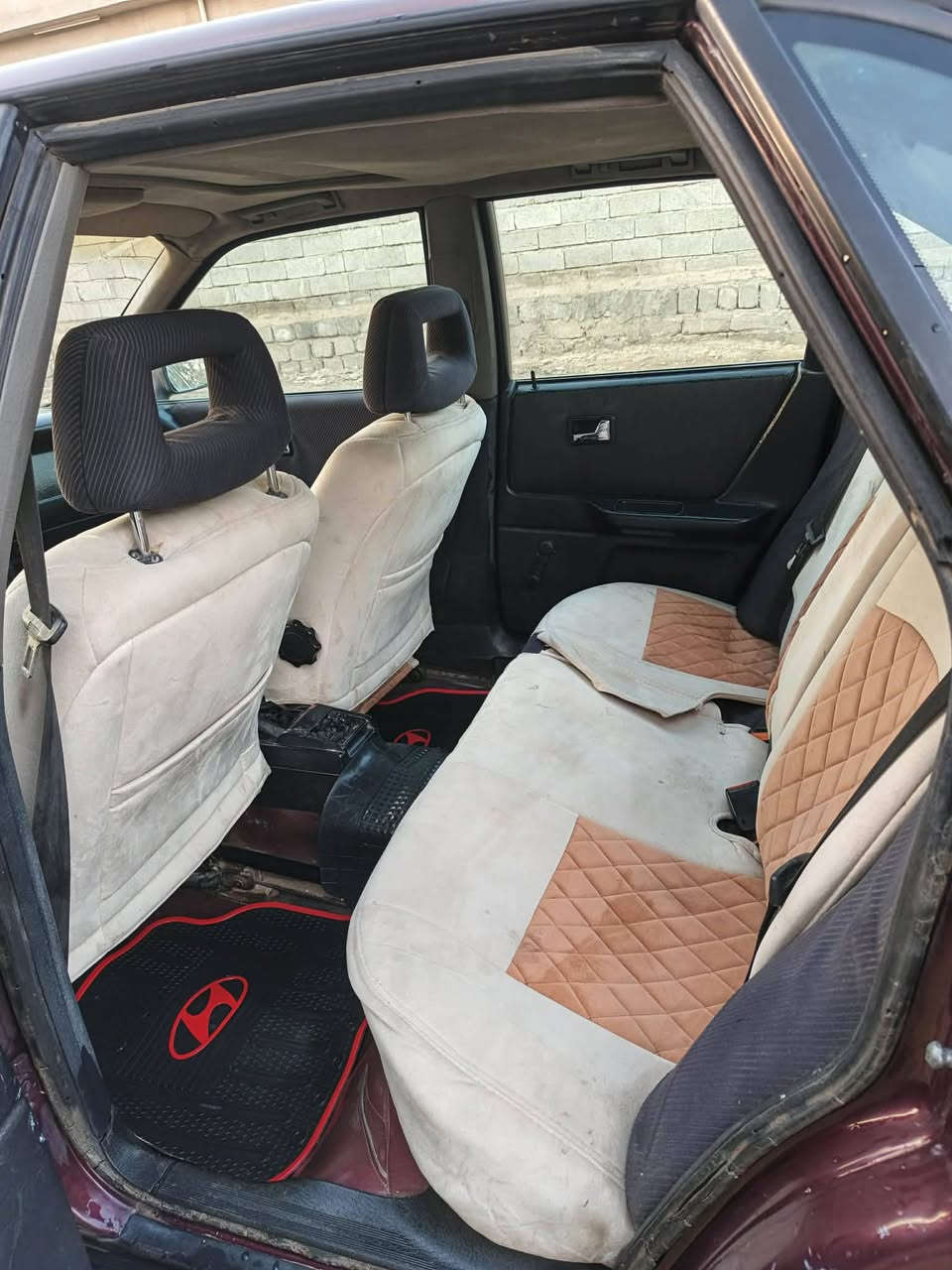 سلام عليكم سياره ودي موديل 93سنويه  28كربون بنزين بيها رقم نينوى الاماني كير محرك شرط طخم نضيف ويرمنية شغله كلها شرط تحويل سياره بدون صبغ بدون حادث تايات جدد مكان السياره موصل بادوش السعر 35وبيها مجال قليل التفاصيل اكثر اتصال بل رقم ////***********رقم صاب السياره
