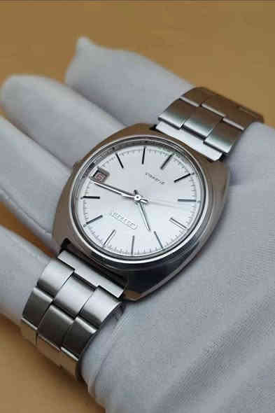 ساعة سيتزن مستعمل اصلي نظفية جدا وشرط الفحص السعر 120$ تحتوي 21 جوهرة المهتم يتواصل خاص او واتساب *********** ويتوفر توصيل كل العراق بغداد
