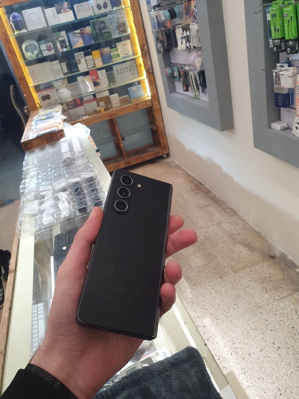 للبيع سامسونك
Galaxy Z fold 5 

الجهاز نظافة 90% 
الجهاز شغال كامل بدون مشاكل 
فقط الواي فاي يشتغل بس مايلقط شبكة يعني يبقى يبحث


**إذا كنت صاحب هذا الإعلان وتريد حذفه لأي سبب، رجاءا أرسل رسالة إلى الدعم الفني**