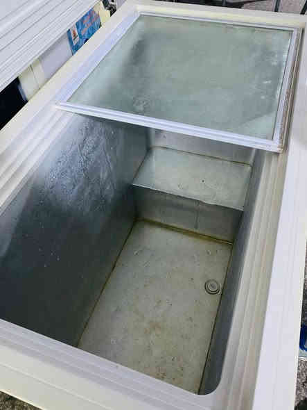 السلام عليكم  مجمده نضيفه وشرط شغل ***********
