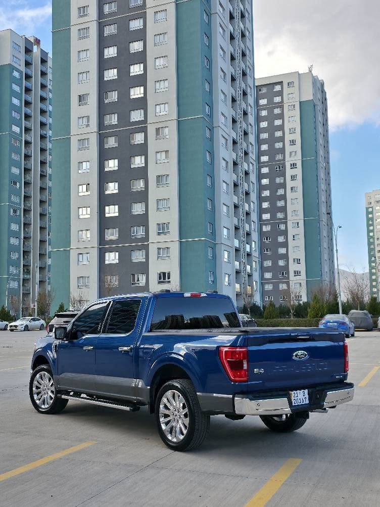 ا⚜️سلام عليك.⚜️
سلام، فورد F-150 موديل 2022 فئة XLT شاشة كبيرة. القير بالسكان والسيارة كلش جديدة ما شاء الله. بيها تبريد مركزي، خط جادة، رادار 360، بلا كاميرا، تشغيل بصمة، أوتو ستارت ستوب وتراكشن كنترول. السيارة دفع خلفي (أكسل واحد) بيها قفل أكسل، مو دبل أكسل. كلش جديدة وحلوة، كاملة وما محتاجة صرف، ولا دينار مصروف بيها. من قدام شكلها أحلى. ماشية 45,000 ميل.
مكينة 2.7 V6 توربو.
بدون صبغ وبدون قطع مبدلة.
القير والمكينة والأكسل على الشرط بدون عيب.
السعر 305$ ورقة وقابل للتفاوض.
*********** السليمانية, العراق
