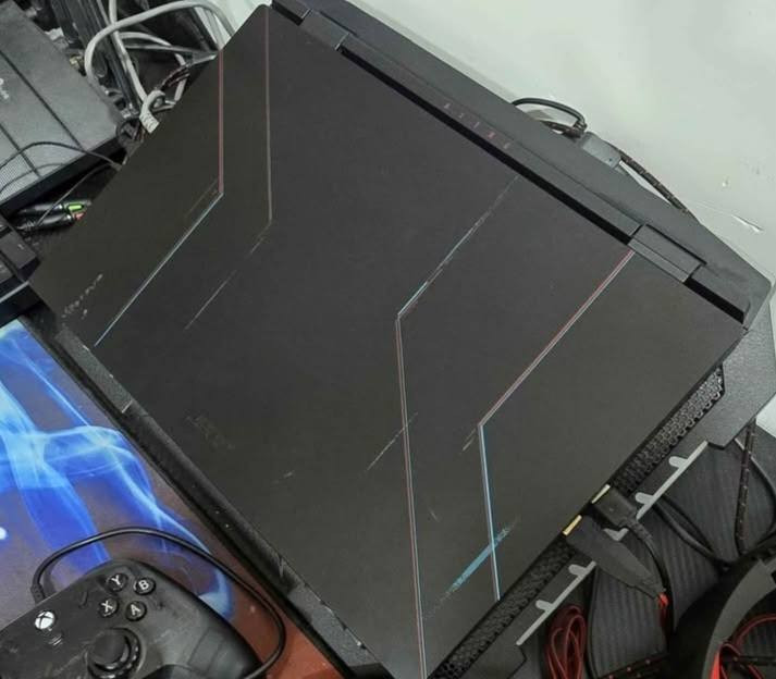 acer nitro5
Rtx 3050
Ram 24
هارد . 1000 2.m
كوراي 5 من جيل 12
نضيفه جدا كامله ملحقاته السعر٩٥٠ 
او مراوس بلبتوب كيمنك اقل موصفات واخذ فرق
مكاني بغداد بياع ***********
