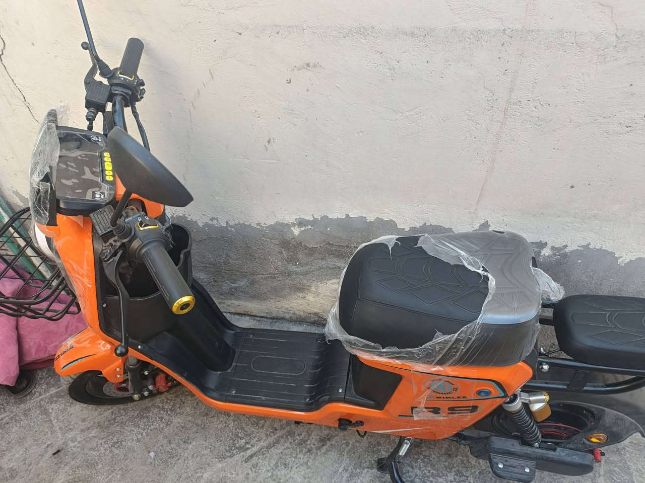 سلام عليكم دراجه زيرو هسه آخذة من الشركه الله شاهد فوكاي الحجي ميعرفله وكلي بيعه كلشي مابيه زيرو ما ماشيه اصلن اربعه كير ٥ باتري العنوان بغداد البياع السعر نفسه والله ممزيد 650 محاسب لا كراوي ولا شي شوفه وتدلل الرقم ***********
