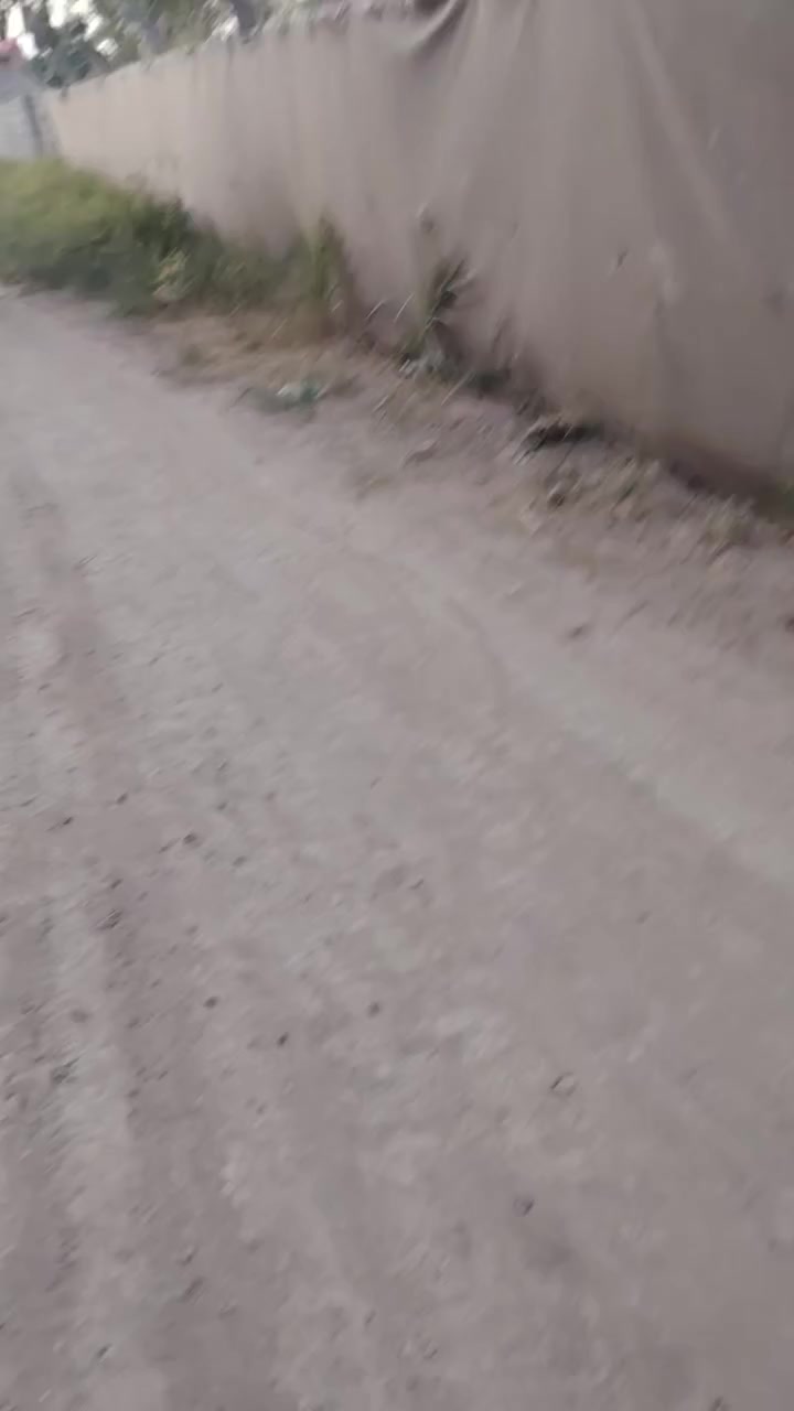 السلام عليكم قطعه أرض للبيع مساحه ٤٠٠ قطع البو مشتاق قريب حي ابو أسد ابي غرق مقابل مركز الشرطه للاستفسار اتصال على رقم ***********
