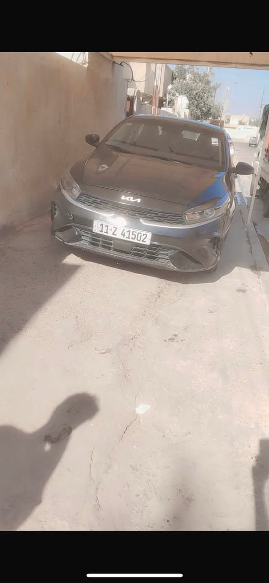 سلام عليكم  سياره فورتي ٢٣  معوقين ٣ سنوات تتحول بسمك سياره بيها ٣ قطع مضروبه سعر السياره ١١٥ وبيها مال للاستفسار اكثر ***********
