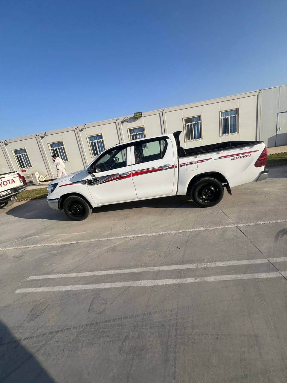 سلام عليكم هايلوكس مديل 24مكفوله كفاله عامه تحويل مباشر هاذه ***********
