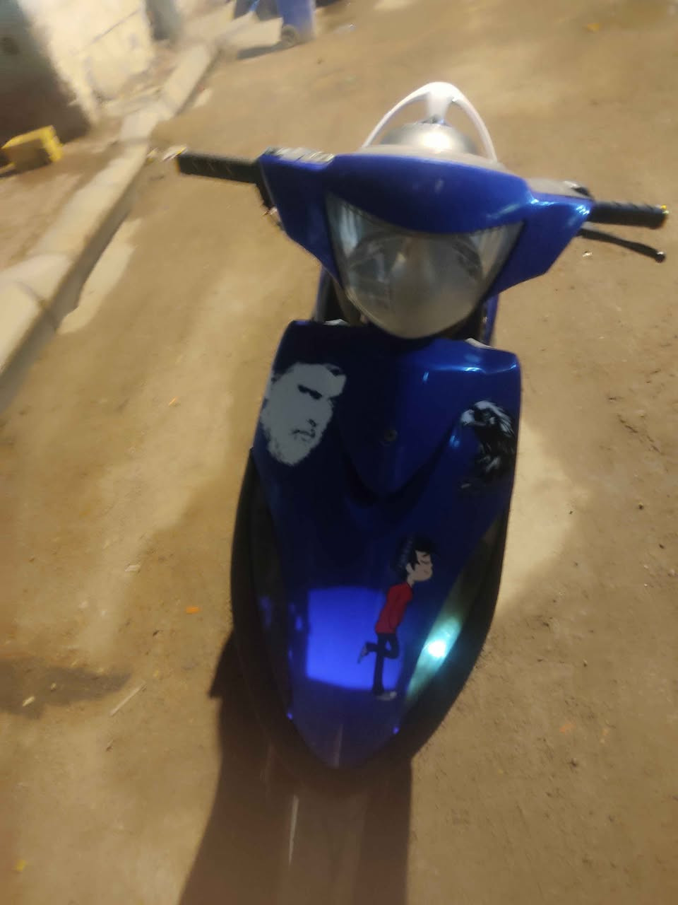 دراجه ماكس قجمه مجفته 
محتاج فلوس وريد ابيعهه بسرعه
سعرهه 300 وبيهه مجال رقم الهاتف 
*********** Singapore
