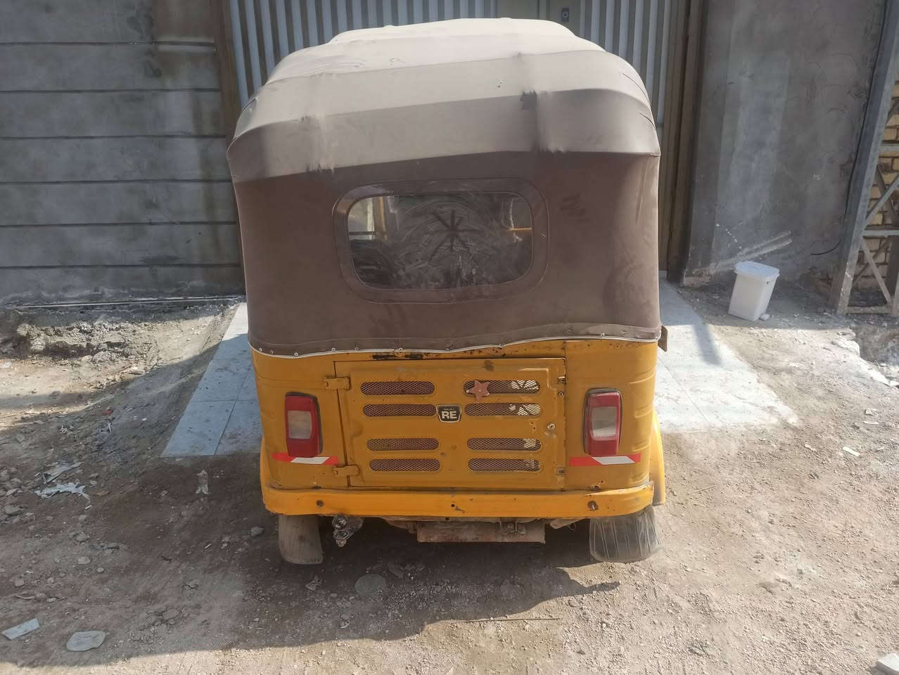 تكتك ١٧ محسوبه عل ١٨للبيع تكتك نضيفه وخير من الله والمكينه خير من يم الله ومعمره الخياسات المكان بابل الحمزه الغربي كلهه السعر ٣ وبيهه مجال للاتصال ***********
