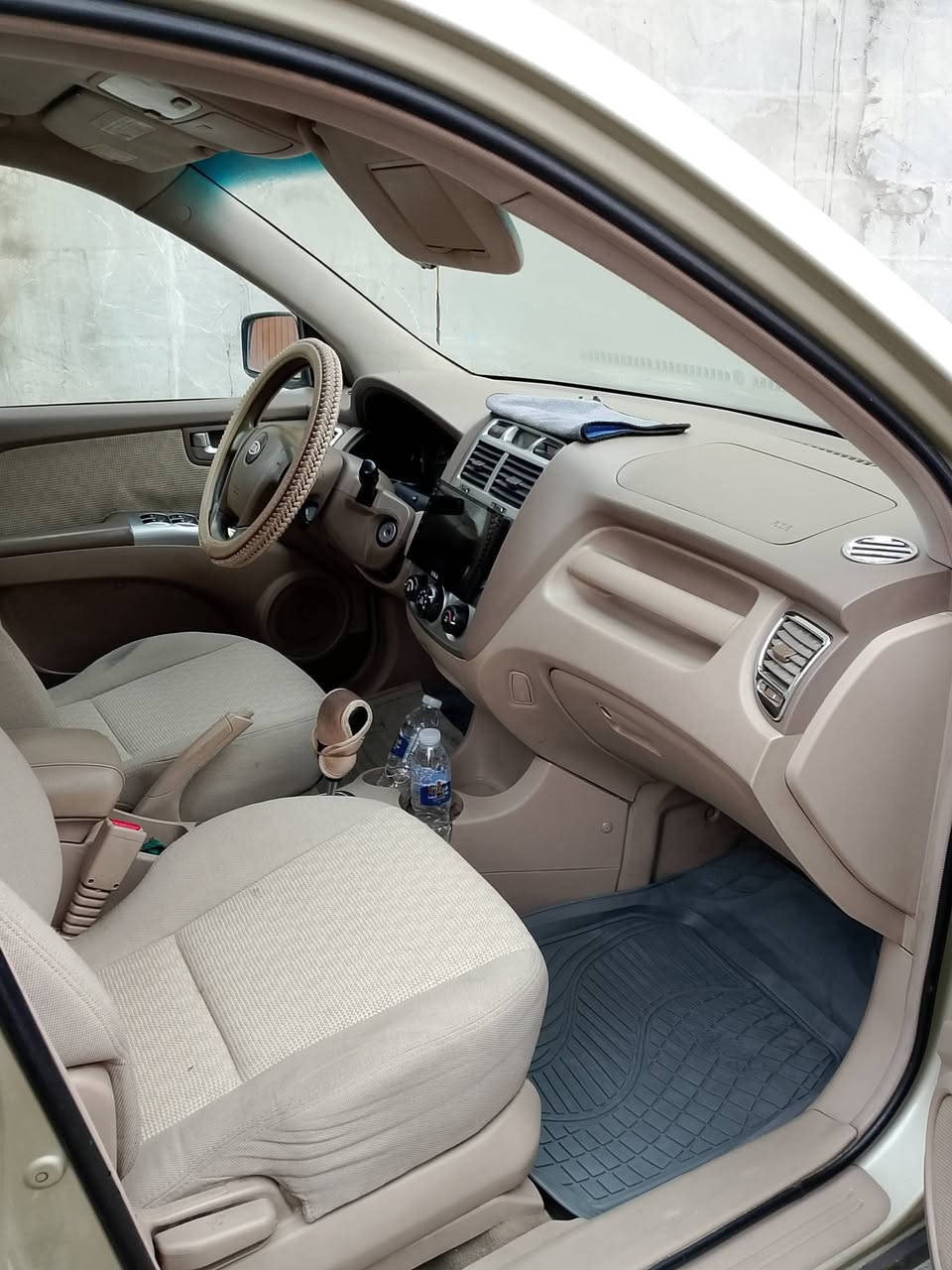 السلام عليكم سبورتج 2008ماشي 150 واريد أمريكي بيه 3 قطعت صبغ بلا معجون طخم تايه طخمها جديد مكينه وكير شركة 💯👍
شرط الوكاله والتحويل 
فول مواصفات عدا الفتحه 
مكان موصل التواصل *********** السعر 105 وبيها مجال
