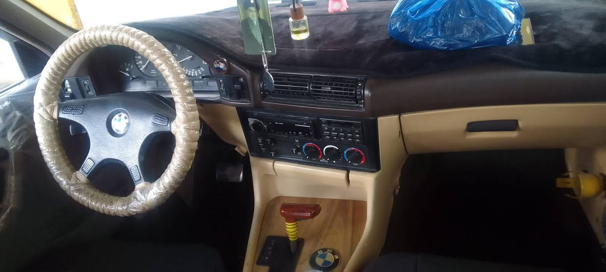 بي ام ٩١ ٥٢٥ مكينھ٢٥ بلاد مكفولھ عام صبغ جماليھ تبريد كير مكينھ حداديھ دوشمھ جديدھ رقم نكليزي بغداد مكان السيارھ لعمارھ السعر ٥٥ وبيھا مجال تحويل او وكالھ سنويھ لغايھ نھايھ ٢٧ھزھ جديدھ ***********
