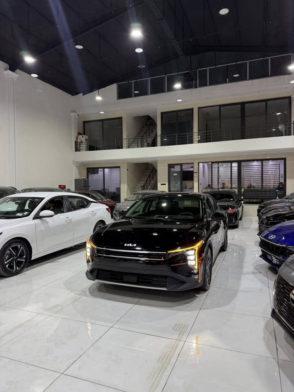 السلام عليكم 
للبيع كيا فور اسود 2025 LX
محرك 20 دوش
ماشي 1 الف ميل ينعي بعدها زيرو 
سيارة بس بنيد صبغ بدون دواخل و بدون ارباك 
و بيها بقصه كلش صغير راس شاصي 
سياره بدون تعديل و كلير أمريكي شرط
سياره بدون رقم ترقيم شمالي فقط 
تكلفة رقم 11.5 ورقه نص 
ملاحظة صوار حادث موجوده في المنشور 

السعر 150 ورقه قفل قفل 🔒 
اي استفسار عن سيارة خاص مفتوح 
اخوكم ديار ابو عمر 
*********** واتساب 
***********
عنوان أربيل معارض السيارات شارع 100
