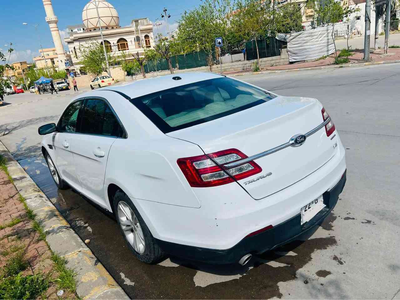 بەناوی خوای گەورە
فۆرد تەورەس ٢٠١٧ ناو زەرد 
بۆ فرۆشتن یان گۆڕینەوە بە مۆدیل ٢٠١٢
سوكان ڤوليوم  3 گێڕ چوار جام كارەبا دیاری کردنی خێرایی
دژە خليسكان چوار تايەی لۆکی له ژێرە گێڕ و  مەکینە و کارەبایی  و تەبرید  بە ناوکردن بە شەرت
ڕەقەم و سەنەوی هەتا 2032 تازەیە 
١٠٢ مایڵ ڕۆیشتووە
بەس بونيتى بوياخه وێنەی سۆنەرەکەم داناوە جه مپيكى کەمی پێشی هەیە شانسى و بەتانەی نیەتی داوای  ١١٠ وەرەقەی لێ ئەکەم و گۆڕینەوەش ئەکەم بە مۆدیل ٢٠١٢ ڕەنگی ڕەش مواسەفاتی  sel یان limited بێت 
شوینم لە سلێمانیە

بسم الله الرحمن الرحيم

🔶 فورد تورس 2017 – لون ابيض ثلجي 
للبيع أو المراوسة مع فورد تورس موديل 2012.
✅ فئة مجهزة✅ مقود تحكم (فوليوم)✅ مثبت سرعة✅ 3 أوضاع قيادة✅ أربع جامات كهرباء✅ نظام مانع الانزلاق✅ أربع تايرات لوكي جديدة
🔧 المكينة، القير، الكهرباء والتبريد كلهن بحالة ممتازة وعلى الفحص.
📄 الرقم والسنوية مجددة لغاية 2032.📍 الممشى: 102 ألف مايل فقط.
السيارة نظيفة بصورة عامة، بيها جَمْبَك خفيف جداً بالجهة الأمامية، وما بيها شاصي ولا بتانة.
💵 المطلوب: 110 ورقة.
🔄 أقبل المراوسة مع فورد تورس موديل 2012 لون أسود، فئة SEL أو Limited.
ساکن في سليمانية…..
للاستفسار والمشاهدة مراسلة الخاص السليمانية, العراق


**إذا كنت صاحب هذا الإعلان وتريد حذفه لأي سبب، رجاءا أرسل رسالة إلى الدعم الفني**