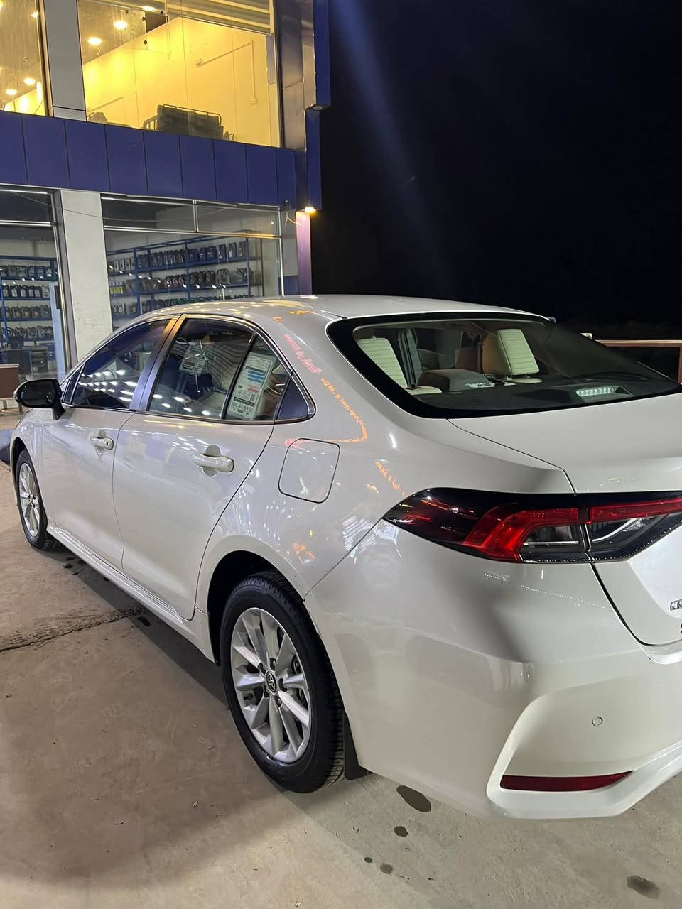 تويوتا كورلا 2021 خليجي
رقم اربيل الدولي
ضمان تويوتا العراق (SAS ساز ) 🟥
حجم المحرك 1800 
ماشية 125 الف كيلو 
نوع الوقود بانزين
دخول ذكي بصمة تشغيل بصمة 
شاشة ديجيتل  
تبريد قطعتين 
ويل كب حجم الاطارات 16 
حساسات امامي خلفي 
لايتات زنون منظومة جديدة 
بك لايتات لد 
كشاف لايت لد 
مرآة قابلة للطي 
اشارة بالمرآة 
وضعيات قيادة نورمل و سبورت 
مرآة داخلية عاكسة

🕹️🕹️معلومات اضافية 
تخم تاير جديد 
باتري جديد 
صدر جديد خير من الله 
سيارة كاملة خير من الله 
السعر المعروض 160$ 
📍ديالى - بعقوبة - تقاطع القدس 

رقم الهاتف : *********** + ***********
متواجد واتساب كذلك اذا ماتحصلني

