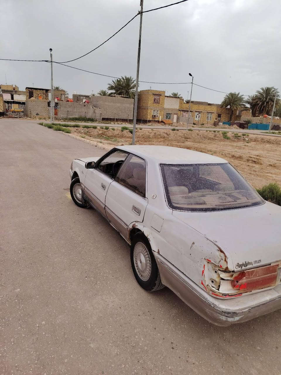 السلام عليكم هارتوب طويله موديل 91 رقم انكليزي بسمي مكينه وكير فيفيتي تخم تاير حداديه نضيفه كهربائيات شغاله خير من الله السياره السعر 32 وبيها مجال المكان حله قرب الجامعه متواجد على الفيس او الاتصال على الرقم ***********
