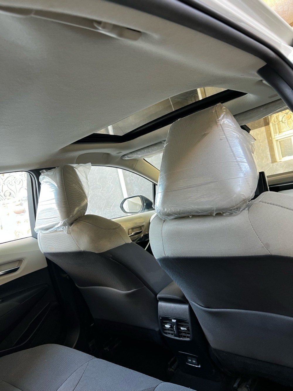 كورلا خليجي ياباني بانزين وكاله تيوتا موديل 2024 السيارة مكفوله وع وضع الوكاله وبعدها بالضمان وحتى تبديلات دهن مجانيه بعد بيها بالشركه فول مواصفات GLI محرك 1800
ماشيه 29Km
رقم اربيل جديد وباسم شركه
السعر 191$ وبيها مجال قليل
الاتصال *********** وات ساب هم بي
مكاني نجف