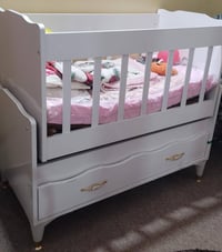 سرير طفل • مستعمل قليل