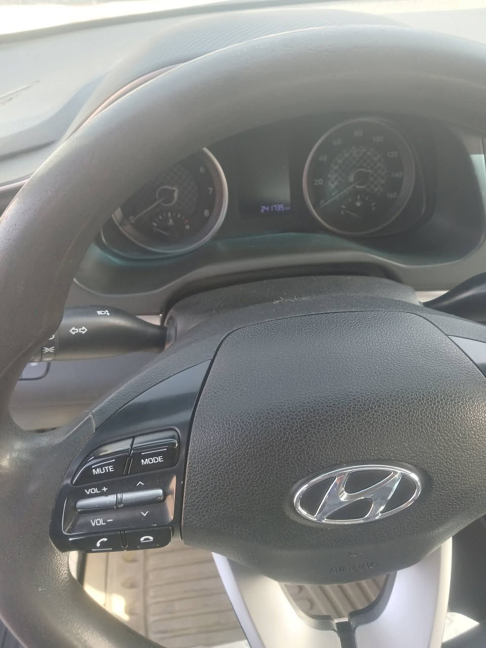 السلام عليكم النترا ٢٠١٩ حادثه جاملغ خلفي سيارة ليبل واحد كامرة دوارة ماشيه ٢٤٠ بجم كبس بدون ايرباك السعر ١٣٠ مراوس حسب القناعه رقم بغداد وهذا رقمي ***********
