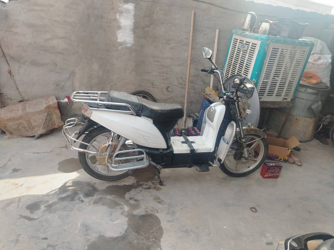 دراجه شحن نوع هارلي للبيع
كلها شغاله مابيه اي عطل
وبطاريات يمشنك 30
كيلو
السعر 325 وبيه مجال قليل مكاني اللطيفيه حي الزهور


**إذا كنت صاحب هذا الإعلان وتريد حذفه لأي سبب، رجاءا أرسل رسالة إلى الدعم الفني**