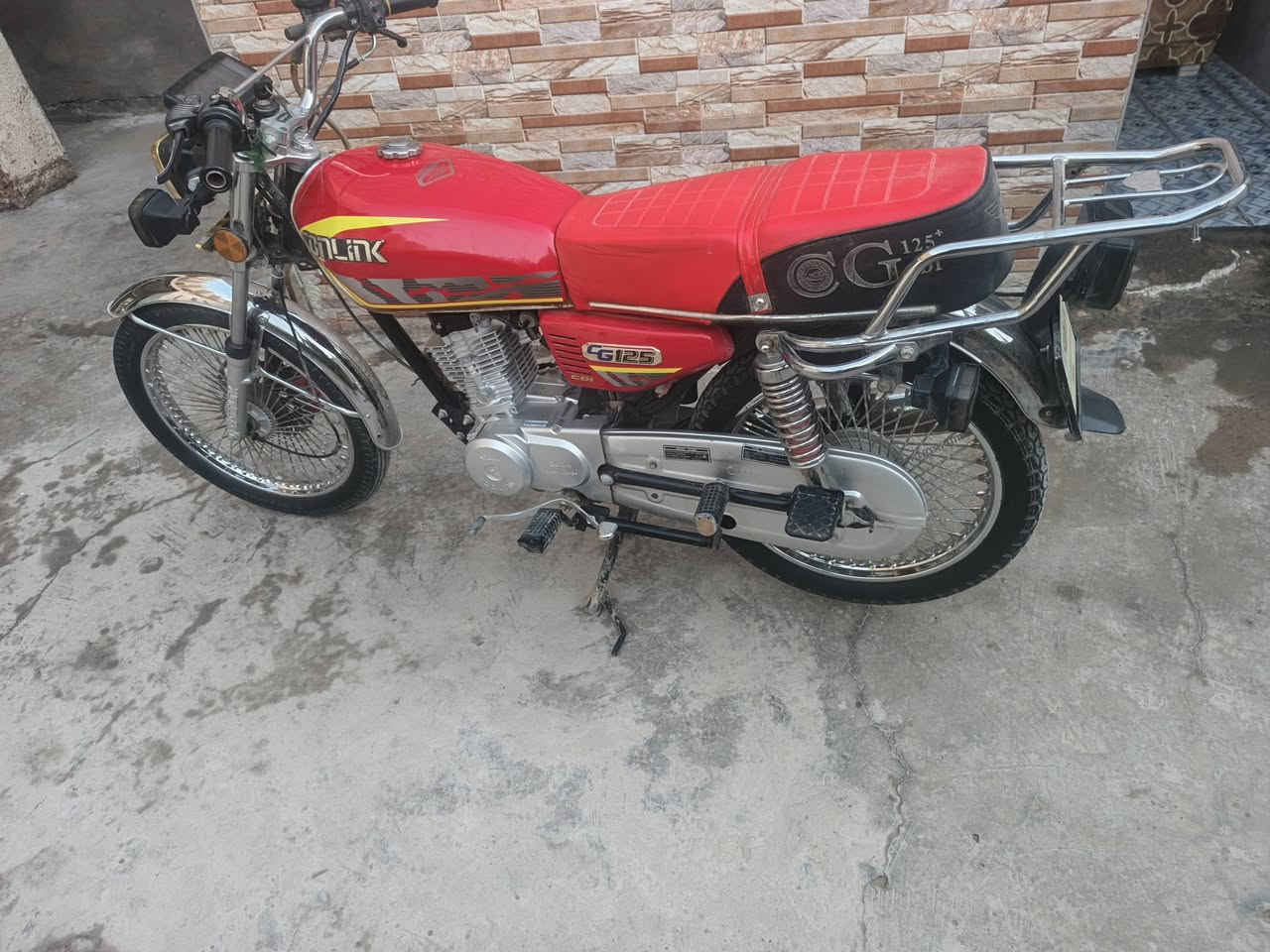 السلام عليكم بسبب العوده كاذبه درجة لبيع
اخوان اي واحد ما يشتري لا يظل ينطيه  اسعاره بكيفه السلام عليكم دراجه للبيع 2024طالعه ب 2025  اوراق كهربائيات شغاله دراجه احلى من الصورهه كفاله عامهه

السعر 675 وبيها مجال مكاني بابل محاويل 

هاذه رقمي اتصل وتدلل ***********
