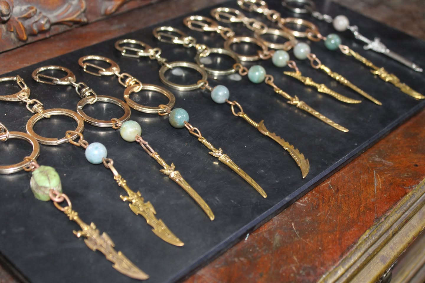 ⚔️ ميداليات الساموراي المطعمة بالأحجار الكريمة ⚔️

لأصحاب الشخصية القوية وعشاق القطع المختلفة…
نقدم لكم ميداليات الساموراي بتصميم مميز مستوحى من روح المحاربين.

🗡️ تصميم ساموراي فريد
💎 مطعمة بأحجار كريمة طبيعية
✨ تفاصيل دقيقة وشغل يدوي مميز
🔑 مناسبة كميدالية مفاتيح أو قطعة إكسسوار مختلفة

قطعة تجمع بين قوة التصميم وجمال الأحجار الكريمة
وتضيف لمسة هيبة لأي شخص يحملها.

🎁 مناسبة للهدايا أو لعشاق النوادر والقطع غير التقليدية.

📩 راسلنا لمعرفة السعر والتفاصيل
الكمية محدودة

#ساموراي
#ميداليات
#ميدالية
#احجار_كريمة
#عقيق
#يسر
#مرجان
#لازورد
#اكسسوارات
#اكسسوارات_رجالي
#تحف
#قطع_مميزة
#شغل_يدوي
#هدايا
#قطع_نادرة
#مفاتيح
#ستايل
#خان_العجايب
#منتجات_مميزة
#تحف_فخمة


**إذا كنت صاحب هذا الإعلان وتريد حذفه لأي سبب، رجاءا أرسل رسالة إلى الدعم الفني**