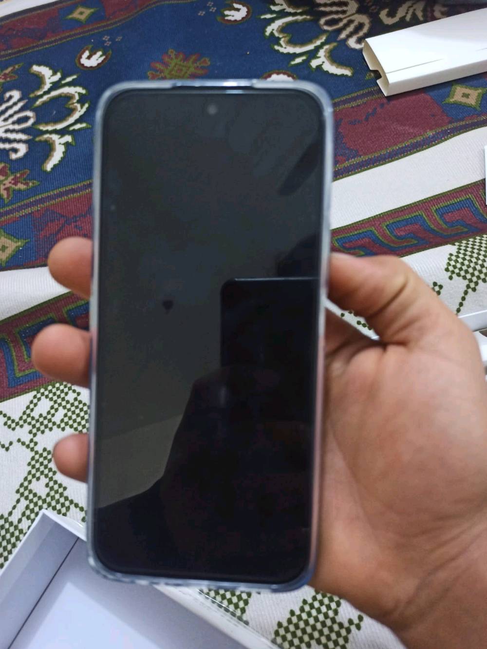 ما ابي شي بس مفتوح من الكرتونه لا ملعوب بيه بيه مجال
