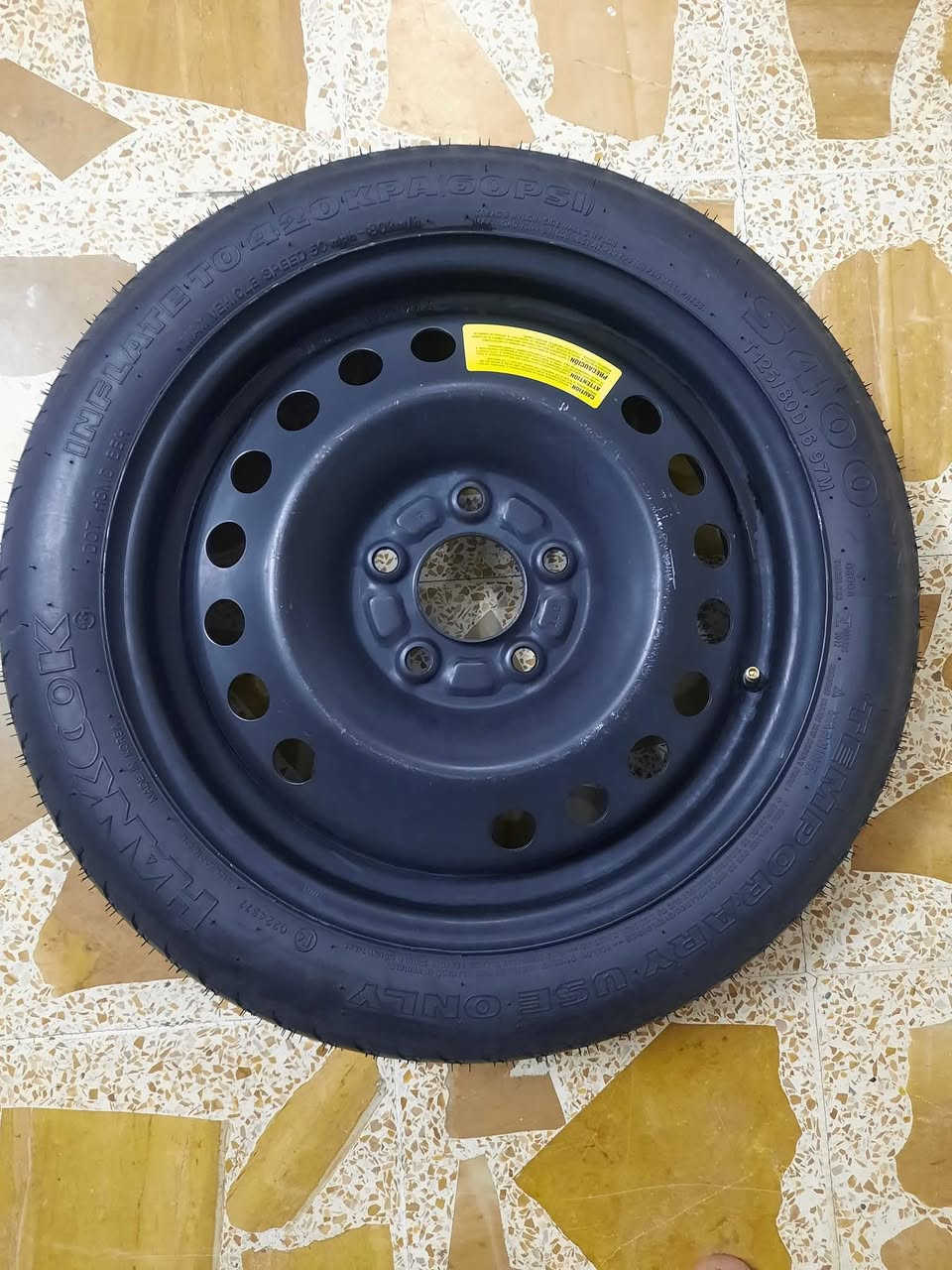 سلام عليكم
للبيع سبير سياره قياس 16 يرهم انتره سوناتا
حجم 125/80/16  تاير ويل طك كارتون ابلادي مكاني الغراف
 تصال 
 ***********
