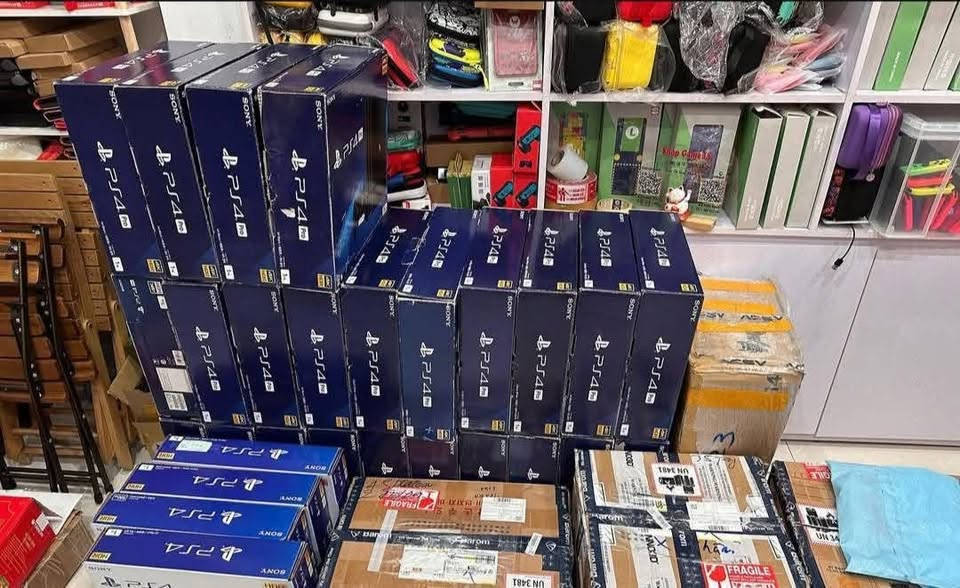 ‏فقط مفرد نبيع 
￼
المصداقيه عنواننا 👑

النضافة عالية جداً مع الضمان 🔥🤍

أيضاً يحق للزبون الفحص قبل الاستلام

بلي ستيشن 4 فات  سعره 190 الف

بلي ستيشن 4 سلم  سعره 225 الف

بلي ستيشن 4 برو  سعره 300 الف

الاجهزه المهكره تحتوي عله باقة العاب لاتقل عن 12 لعبه

بلي ستيشن 4 فات مهكر سعره 255 الف

بلي ستيشن 4 سلم مهكر سعره 310 الف

بلي ستيشن 4 برو مهكر سعره 360
بلي 3 سلم سعره 140 الف

بلي 2 سلم سعره 65 الف

بلي 2 فات سعره 60 الف

اكس بوكس 360 سعره 130 الف

***********

🚕توصيل موجود 🇮🇶
