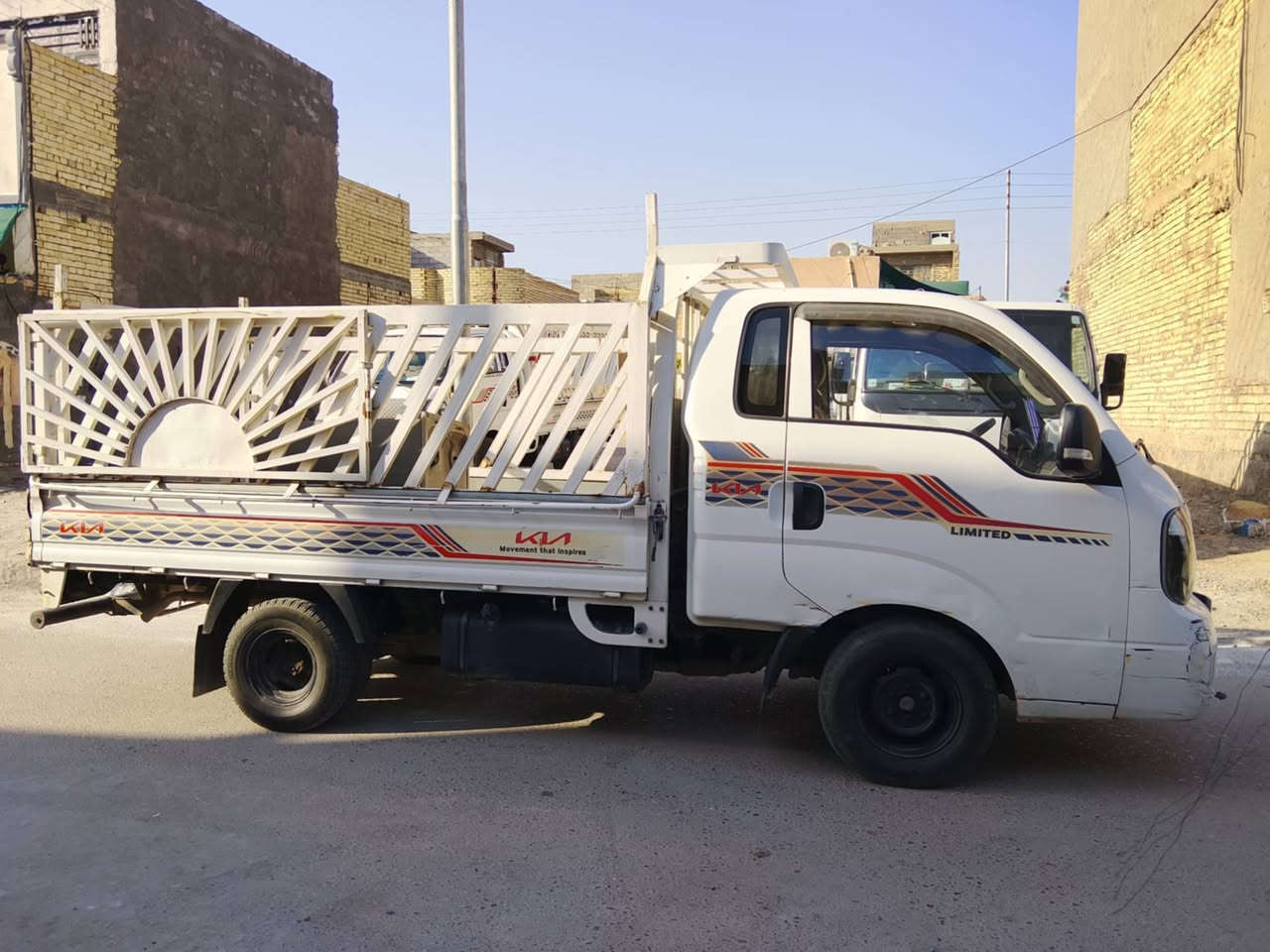 السلام عليكم كية بنكو موديل 18 سيارة جاهزة محرك وكير وكسل وحدادية خير من الله تبريد ثلج بيهة رصعات بصيطة وبعدهن مامعمرات شرط تحويل ثاني يوم رقم نكليزي كربلاء السعر 125 وبيهة مجال للستفسار *********** مامتواجد علفيس

