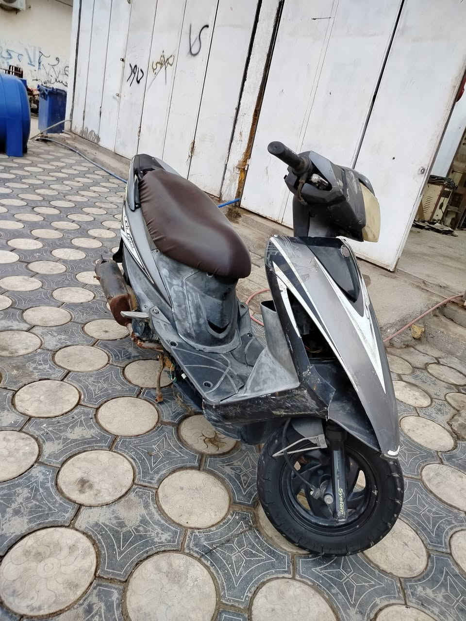 للبيع سيام ياباني 140 GT السعر 300 وبيها مجال ***********
