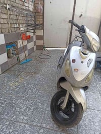 ٣٥٠ بيه مجال قليل ابيع كوم حديد شغاله الدراجه ومابيه اي شي فقط بيه صوت...