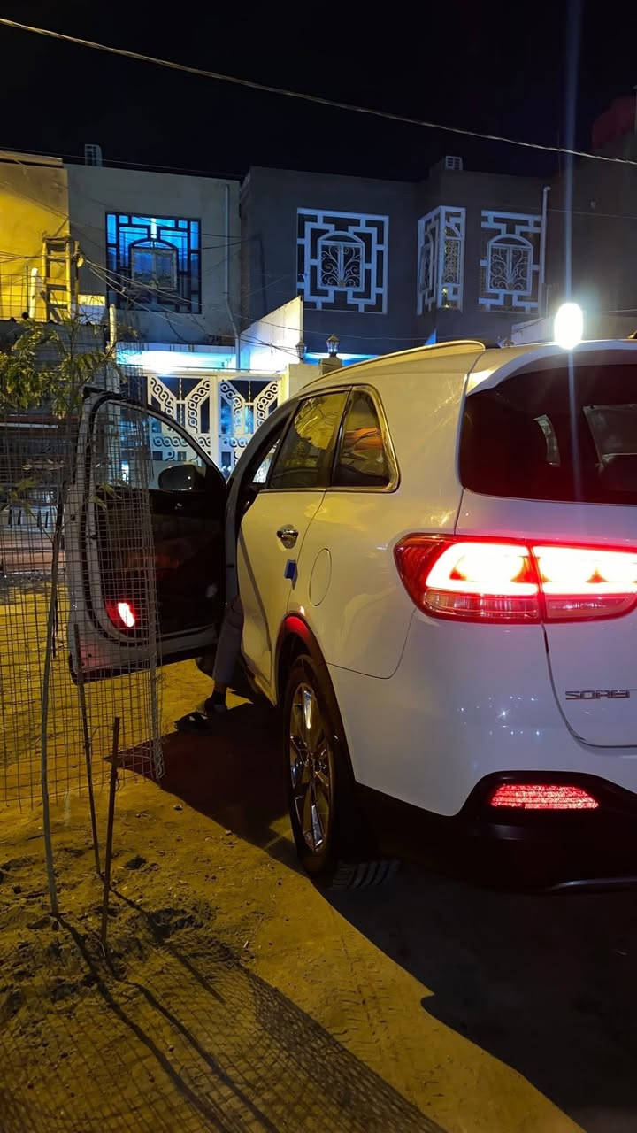 سورنتو خليجي مديل2015 الشكل جديد ٢٠١٦فول مواصفات واحد على واحد  محرك ٢٥٠٠  / ٤ سلندر   تحمل كل المواصفات  رقم أربيل فقط بنيد مصبوغ  وبيه شخوط بجيهة  اليمنه  اثر دحجه بسيطة  ودحجة خفيفه بل الصندوق إصبعين ومصلحه والبنراما ماتفتح بيه خلل بسيط يتصلح السياره جاهزه العنوان نجف كوفه خلف مسلم ابن عقيل  ع اتصال عل الرقم   *********** او واتساب  السعر 185ورقه $وبيه مجال  بسيط
