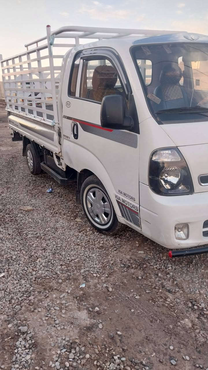 كيا بنكو ٢٠١٧ مكفولة كير محرك تخم تاير حدادية تبريد شغال صبغ نص باب عكس سايق عنوان ديالى خان بني سعد سعر ١٢٠ بيها مجال للإستفسار *********** ***********
