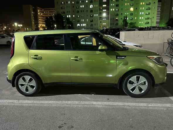 السلام عليكم سيارة للبيع 
✋✋✋
صول  وارد امريكي موديل 2016 🚙
محرك 1600 
ماشيه 63 الف 
تحكم ستيرن فول 
حادثهه جاملغ  و تبديل باب الصدر  والباب الخالف الايمن بيه بارد تبديل بنيد بيها بعض الاماكن صبغ وجراد القماره شي قليل 
بس اني ابيع السياره مصبوغه احزام
 تبريد خير من الله سياره جدا نظيفه ولونها مميز 
رقم بغداد الماني الجديد السيارة باسمي تحويل ثاني يوم 
مكاني بغداد بسمايه السياره مال بيت 
السعر  100 وبيها مجال حك الجيه
 ورجاءا المو شراي لا يبخس بسعرها 
للاستفسار الاتصال ***********
