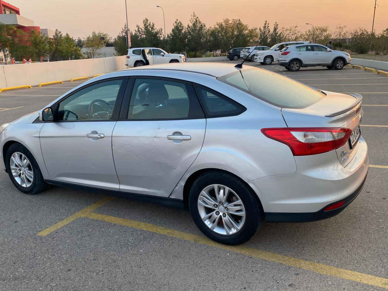 فۆرد فۆکس  2013  خلیجی شەریکەی نیڤا 
بێ بۆیاخ
شاشە گەورە
گیرو مەکینە بەشەرت
سێ جێی بچوك ساردی هەیە
بەناوکردن  بە شەرت 
سعری 74 وەرەقەو مەجال (***********) أربيل, العراق
