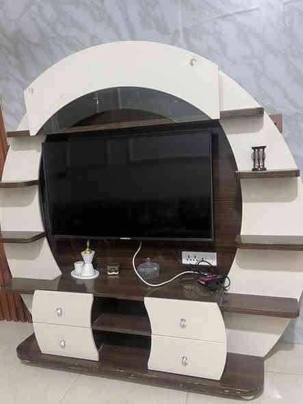 سلام وعليكم متوفر معرض البيع سعر ١٧٥ للمكان بل رواد قريب عل شعله***********
