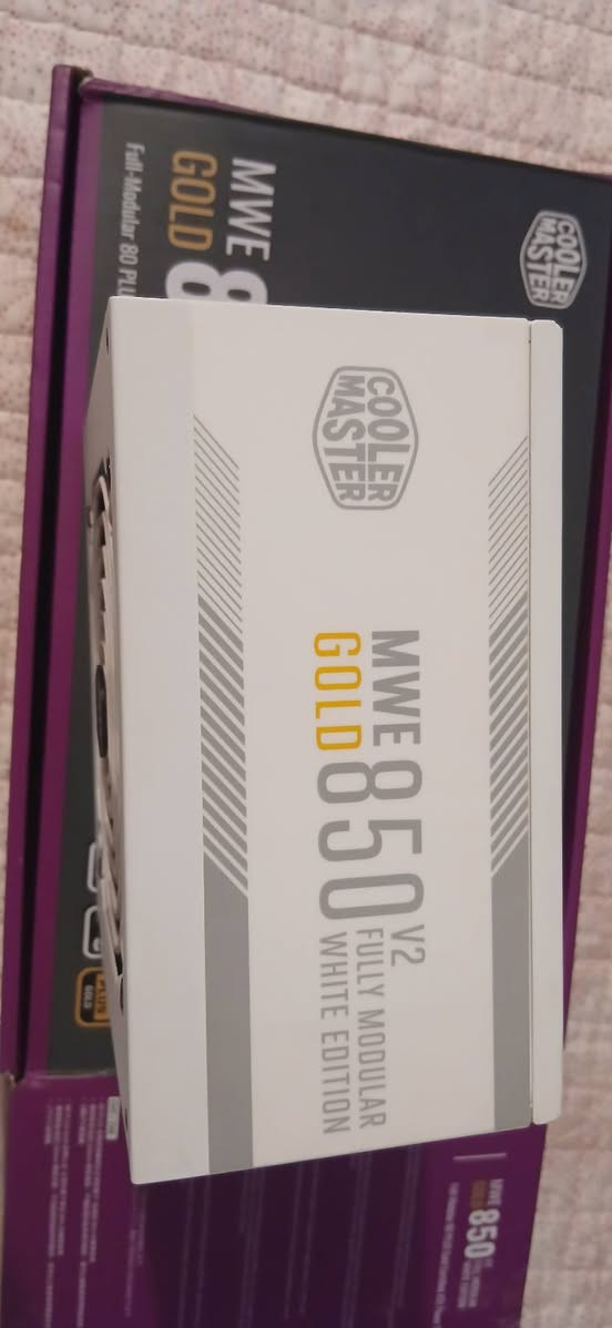 للبيع: مزود طاقة احترافي للكمبيوتر Cooler Master MWE Gold 850 V2 – White Edition

🔹 القدرة: 850 واط
🔹 الكفاءة: ‎80+ Gold‎ لتوفير الطاقة وأداء مستقر
🔹 النوع: Full Modular (كيبلات قابلة للفصل بالكامل لسهولة التنظيم)
🔹 اللون: أبيض – مناسب لتجميعات الـ White Build
🔹 الحالة: ممتازة / شبه جديدة
🔹 يدعم أحدث قطع الكمبيوتر وكروت الشاشة القوية

✅ هادئ في العمل
✅ جودة تصنيع عالية من شركة Cooler Master
✅ مناسب للألعاب والأجهزة القوية

📦 المحتويات: مزود الطاقة مع الكيبلات الأصلية.

مع كيبل اكستينشن لكرت الشاش ezdiy _fab السعر ٢٠٠

شاشة تورنك عرض معلومات حجم ٣.٥ انش. نظيفة سعر ٢٠
براكيتات معالج انتل lga1700  الواحد ١٠ 
مكاني بغداد الغزالية


**إذا كنت صاحب هذا الإعلان وتريد حذفه لأي سبب، رجاءا أرسل رسالة إلى الدعم الفني**