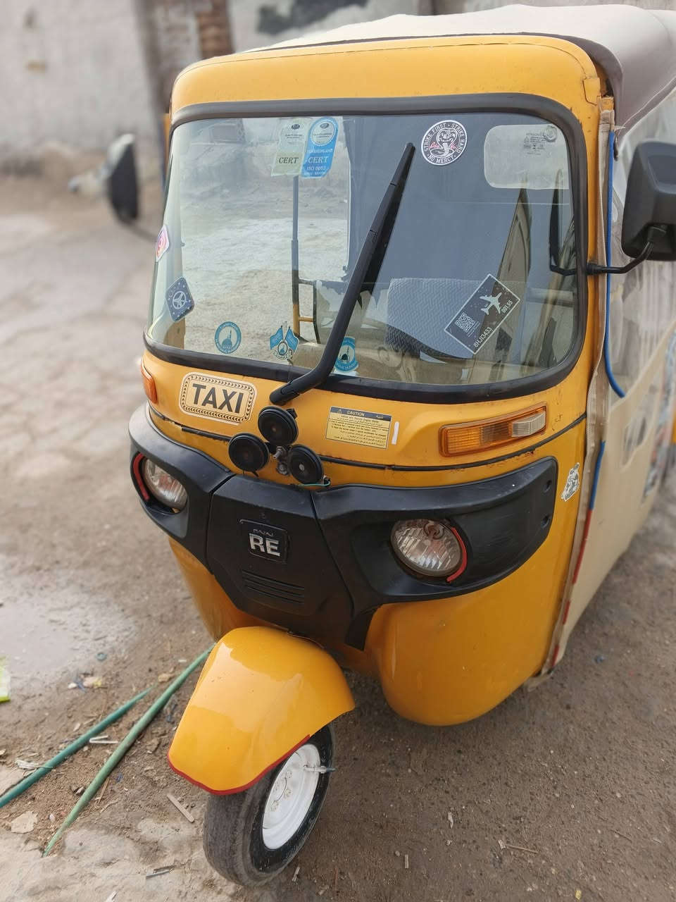 تكتك مديل 19رقم وسنويه سعرها 4ونص وبيها مجال ***********
